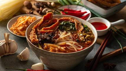 是的,连螺蛳粉和速食锅你都要买不到了